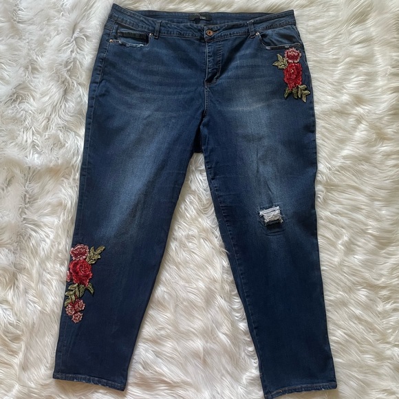 Stitch Star Denim - Women Ripped Appliqué Jeans Size 22W💥